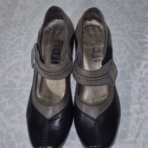 Fidji Extreme Comfort Elegant Black and Gray Women's Heels